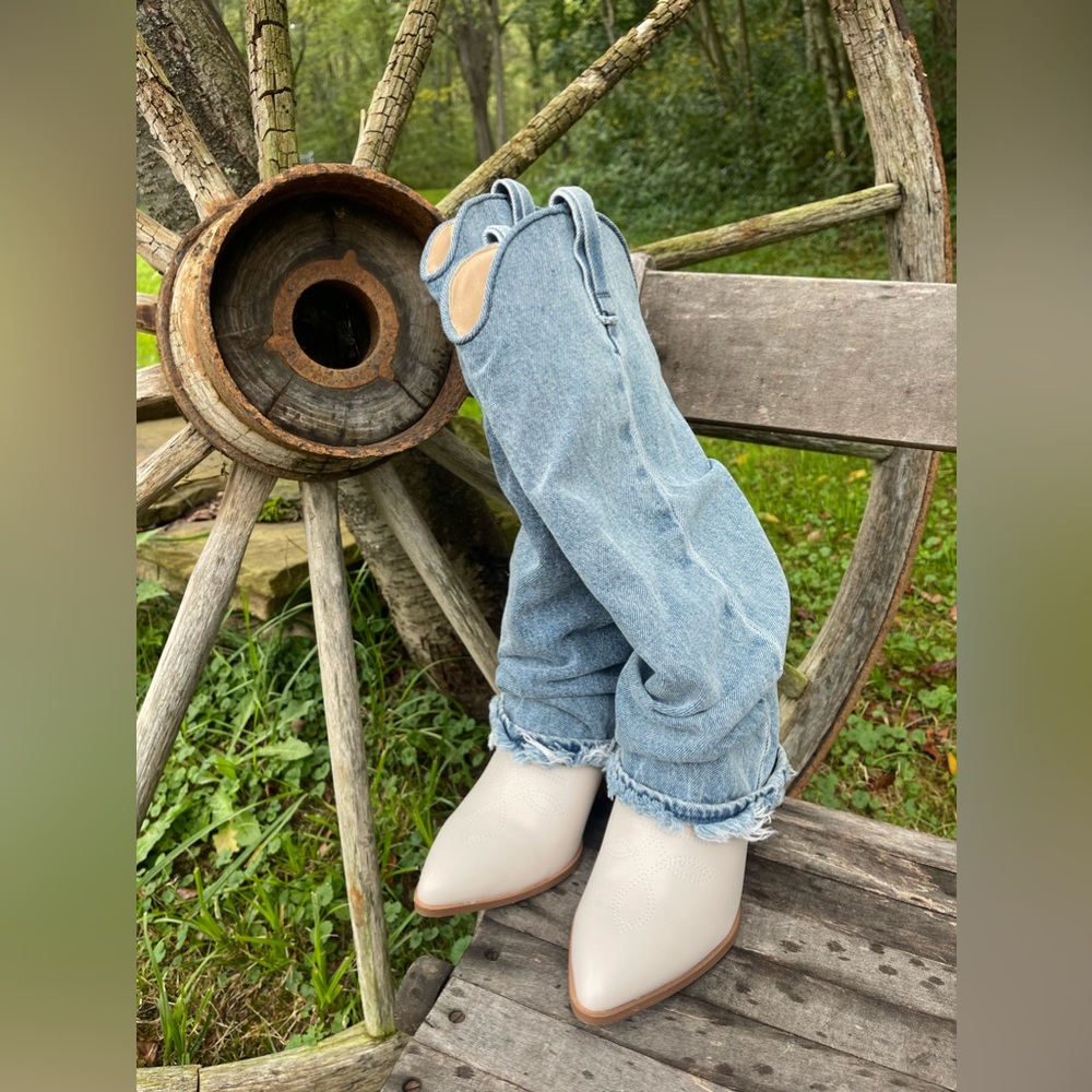 Brand new (only tried on) Steve Madden denim/cream Cowgirl boots